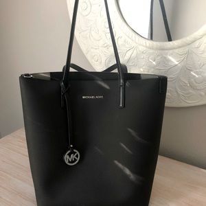 Michael Kors Sinclair shoppers tote